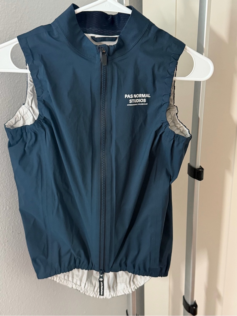 Pas Normal Studios navy blue cycling Rain Gilets size: XS